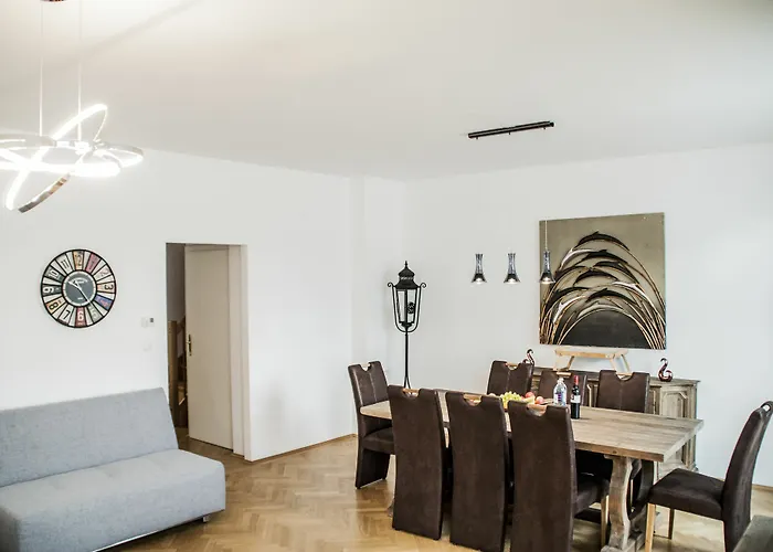 Urban Flats Center *